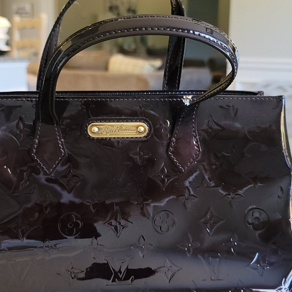 Louis Vuitton small willshire